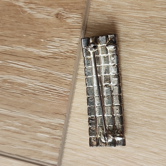 Sparkling Rhinestone Brooch - Picture 2 of 4
